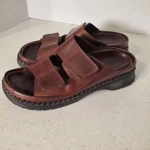 CLARKS Womens Brown Double Strap Leather Sandals Sz 8